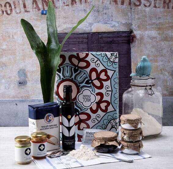 מארז הבייגלה של קרן אגם וקופסת אוכל // צילום: דן לב